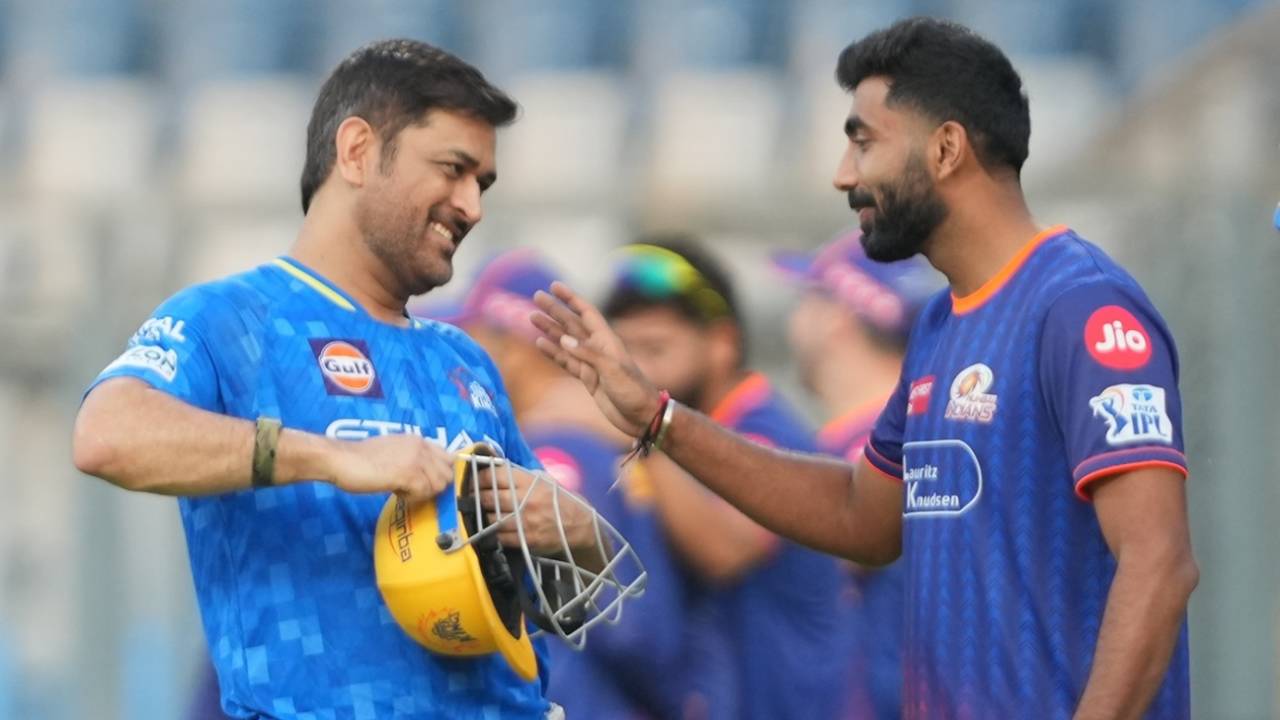 Dhoni's Unfiltered Prophecy: India Is T20 World Cup's Most Dangerous Team, But Dew aur Kismat ka Darr Hai!