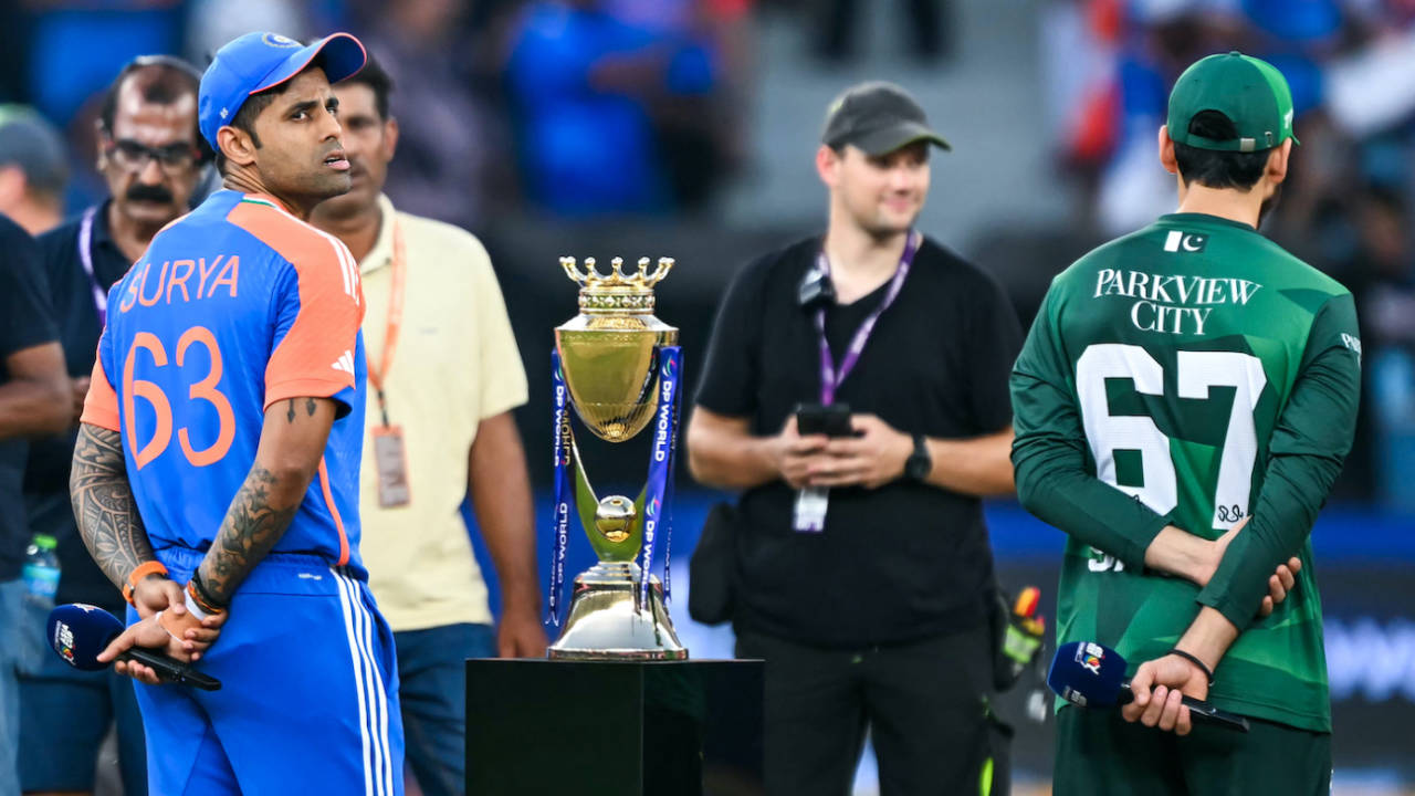 PCB Ka 'Boycott' Drama Flop! Roti-Paani Band Hone Laga Toh ICC Ke Saamne Jholi Failane Aa Gaye?