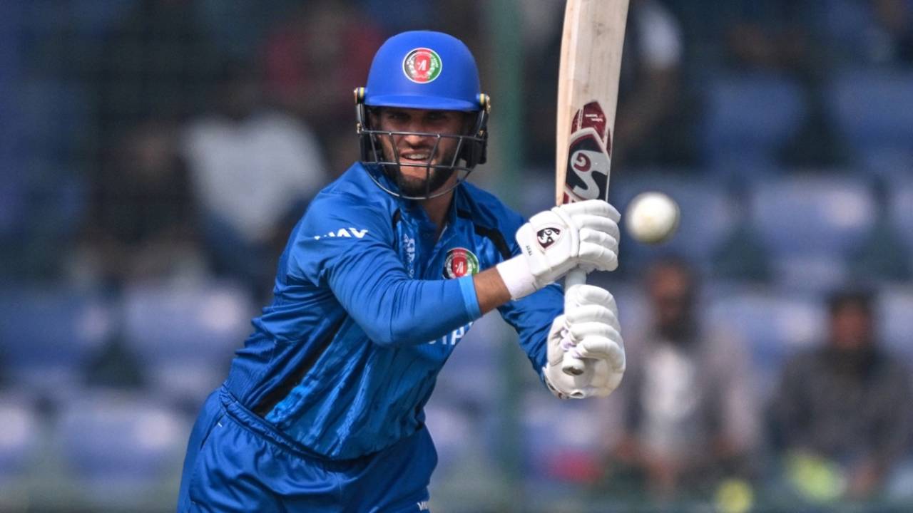 Azmatullah Omarzai Ka One Man Show: Delhi Ki Dhundh Mein Afghanistan Ne UAE Ko Pilaya Paani
