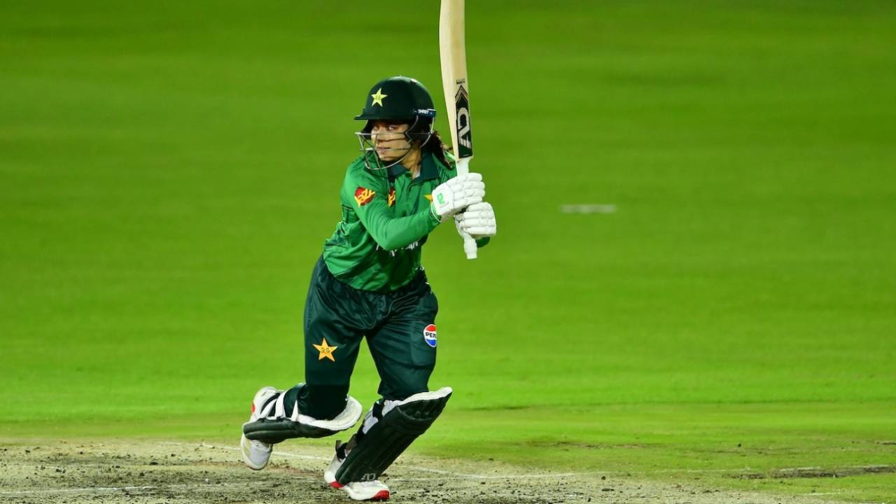 Series Haar Kar Ijjat Bachane Nikli Team Pakistan: Fatima Sana Ka One-Woman Show South Africa Par Bhari Par Gaya