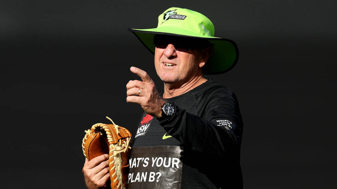 Sydney Thunder ne Trevor Bayliss ko dikhaya bahar ka raasta: BBL mein flop show ke baad liya bada action