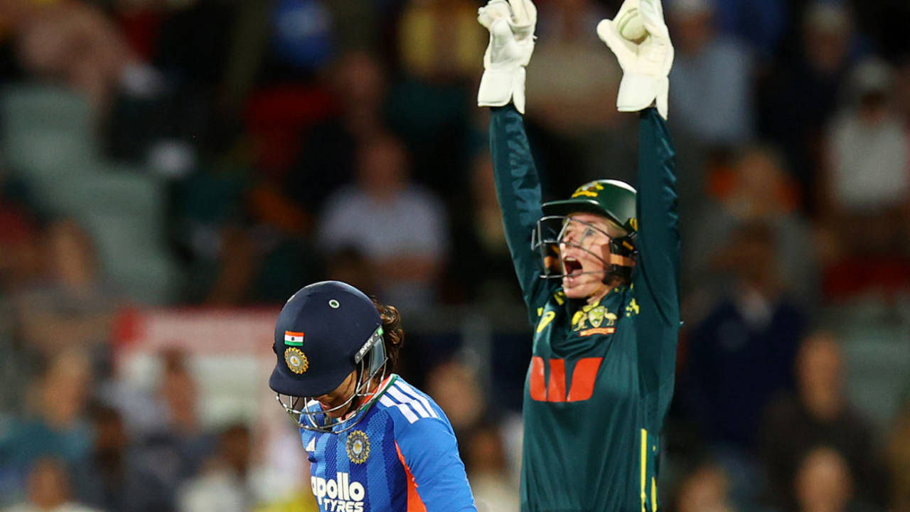 Australia ka Masterstroke: Alyssa Healy ne chhode gloves, Beth Mooney bani nayi full-time keeper