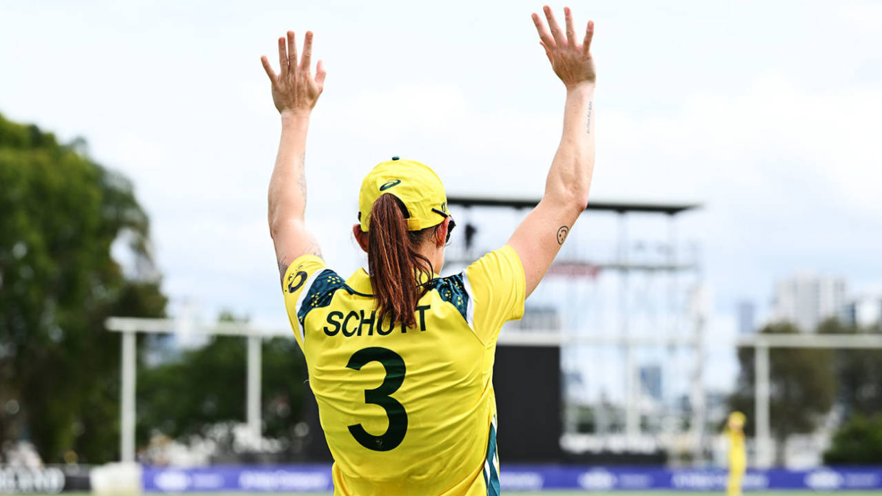 Megan Schutt ki Toofani Entry: 6 AM ki Flight aur Second Ball par Wicket ne udaye India ke Hosh