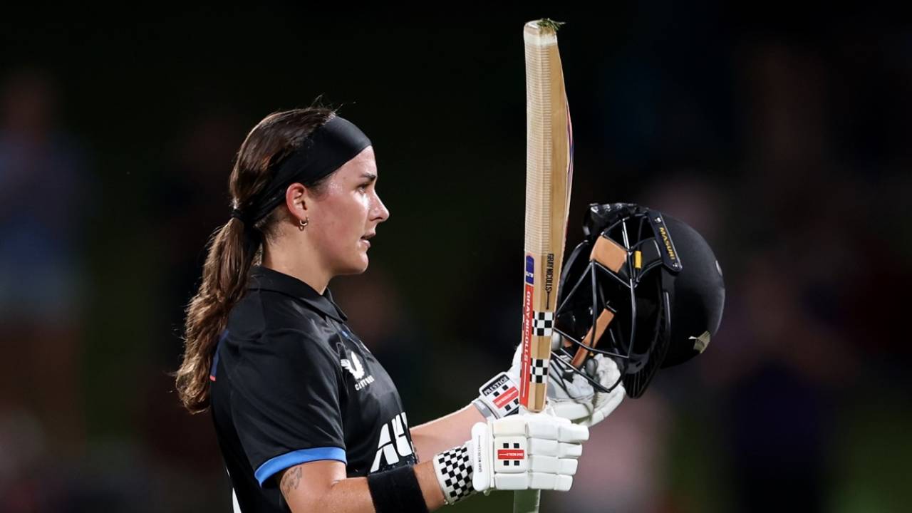 Captain Amelia Kerr Ki Tabaahi: Zimbabwe Ke Khilaaf Maiden Century Se Rach Diya Itihaas