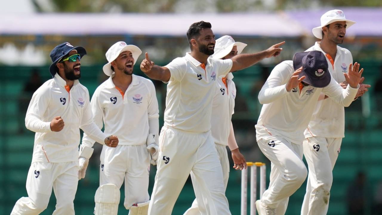 Auqib Nabi and Qamran Iqbal dismantle Karnataka: Jammu and Kashmir on the verge of historical maiden Ranji Trophy title