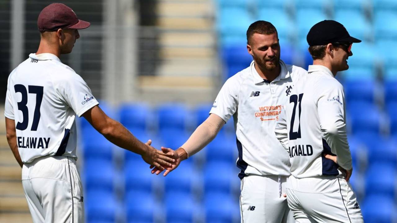 Fergus O'Neill Ka All-Rounder Dhamaka: Victoria vs Tasmania Shield Battle Mein Macha Gadar