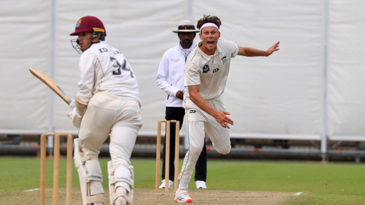 Brett Randell Ne Machaya Gadar: 5 Balls Mein 5 Wickets lekar First-Class Cricket Mein Banaya World Record