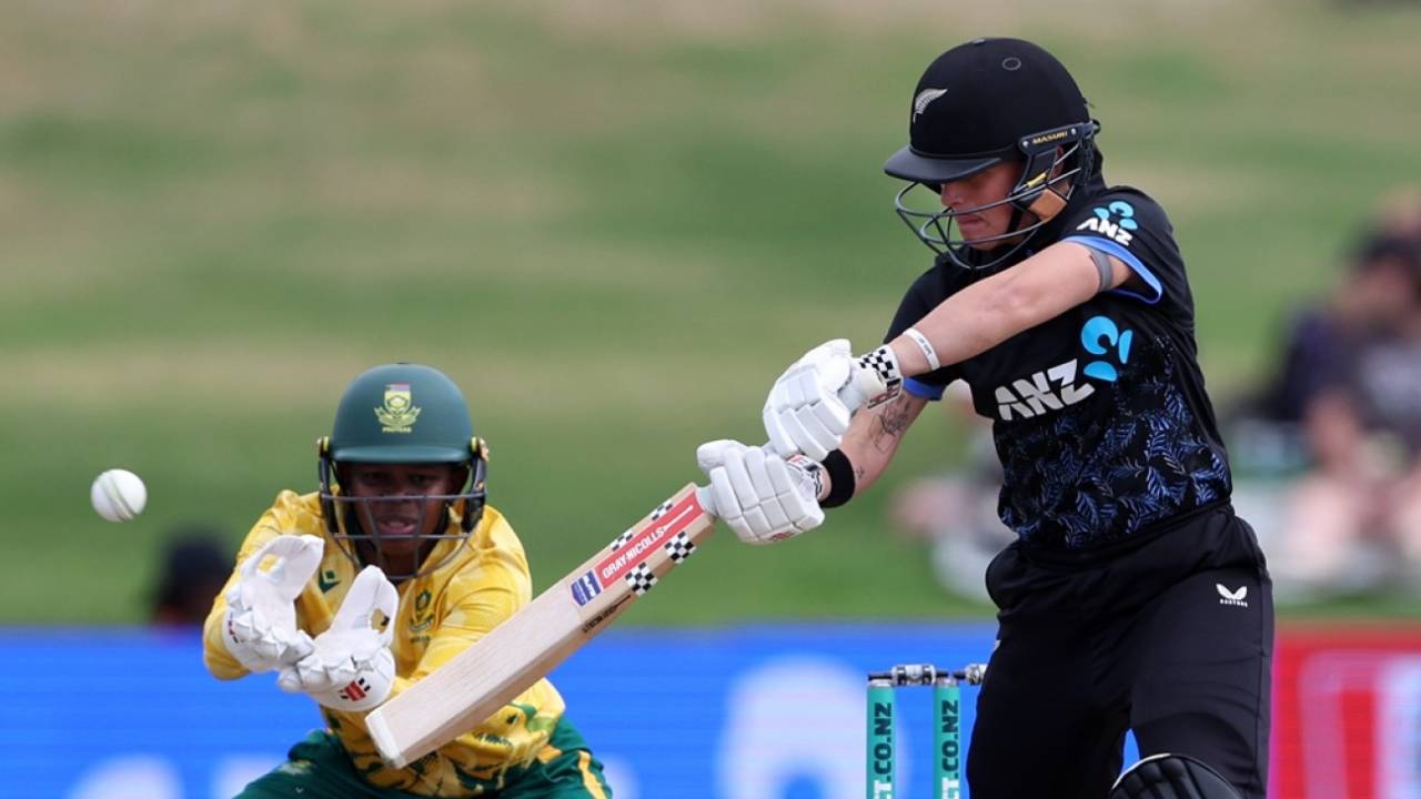 Amelia Kerr Aur Georgia Plimmer Ka Tsunami: New Zealand Ne South Africa Ko Raund Diya!