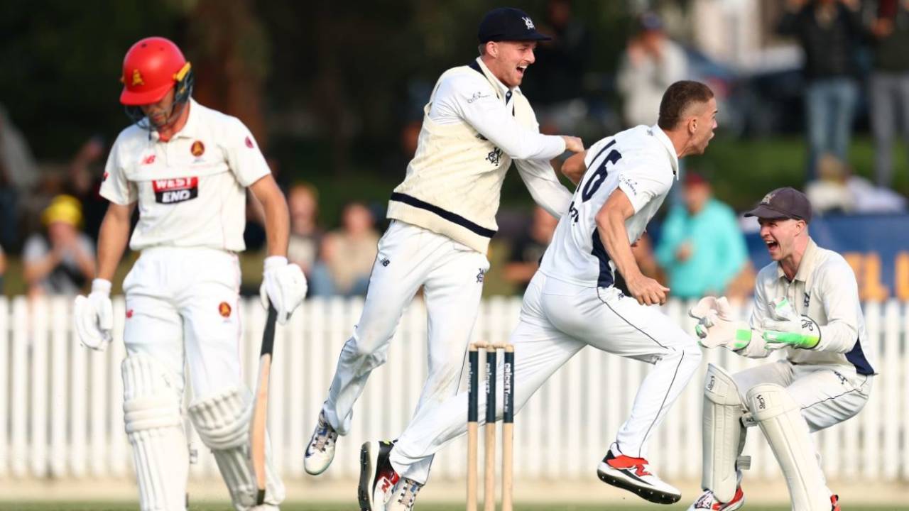Cricket Australia Ka Naya Rule: Sheffield Shield Final Mein 'Gamechanger' Ya Sirf 'Cricket Ka Majaak'? Mitchell Perry Ki Pehli Ball Ne Machaya Hungama!