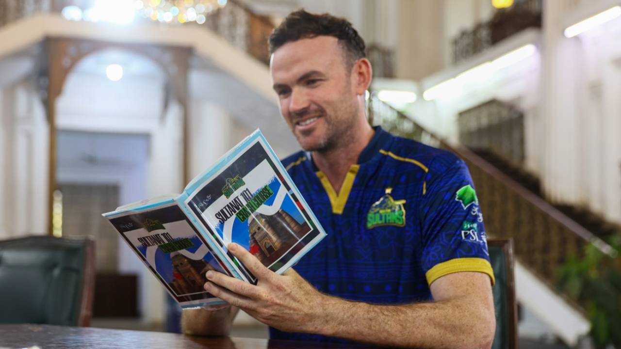 Multan Sultans Ka Dominance: Philippe Aur Turner Ne Islamabad United Ko Kiya 'Murgi'!