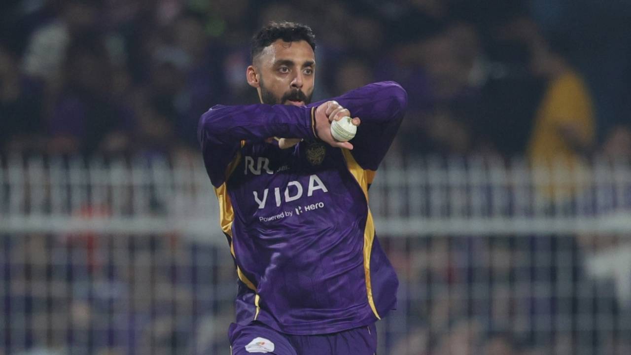 Kya Ajinkya Rahane Ne Varun Chakravarthy Ko Powerplay Mein Bowling Kara Ke Career "Mess Up" Kar Diya? Pathan Ka Unfiltered Attack!