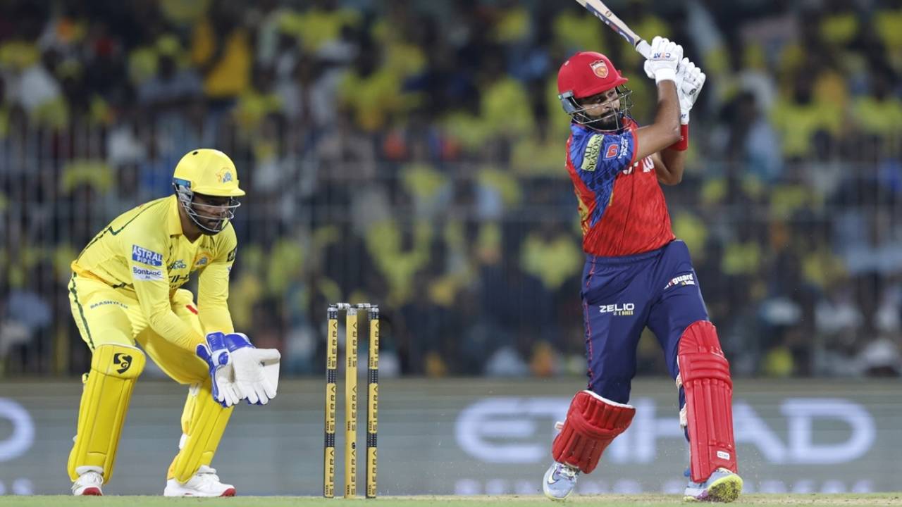 Shreyas Iyer Ka Raj: Flawless Fifty Ne CSK Ko Dhool Chatai, Cricket World Hua Hairaan!
