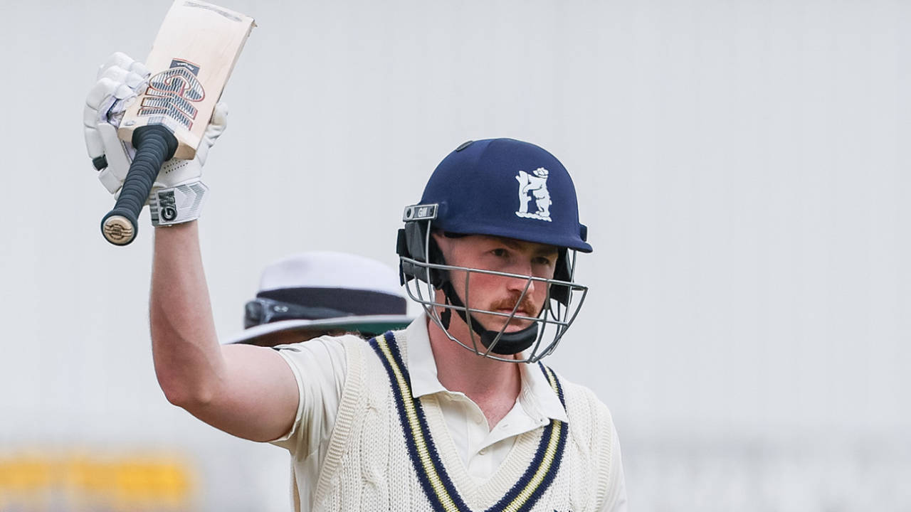 Mousley की Masterclass! Warwickshire ने Surrey को घुटनों पर झुकाया, Dominance On Display!