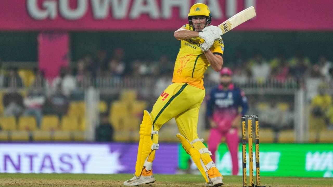 Gaikwad Ki Kismat Palat Gayi? Winless CSK Ne Toss Jeetke Bowl Chuna, Overton Returns!