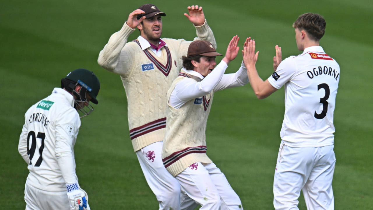 James Rew Aur Kohler-Cadmore Ka Batting Tsunami: Somerset Ne Notts Ko Kiya Chithra-Chithra!