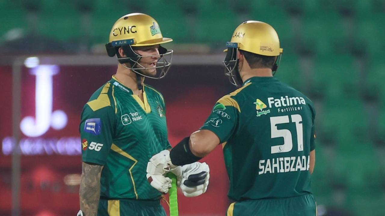 Multan Sultans Ka Raj! Akram-Farhan-Philippe Ne Rawalpindiz Ko Kaanpne Par Majboor Kiya!