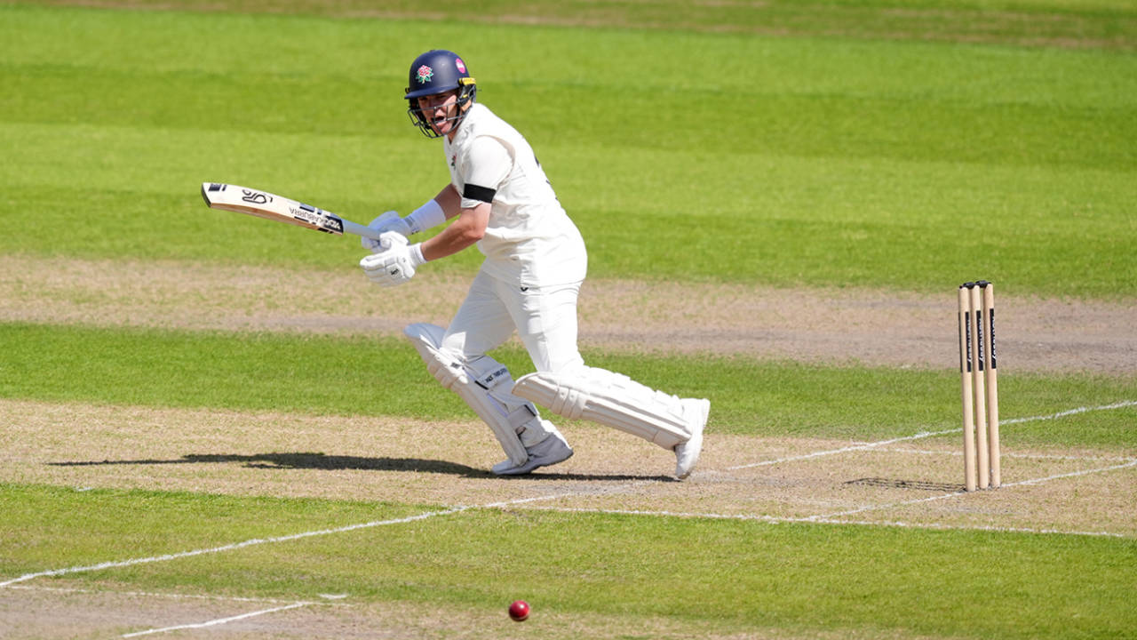 Shoaib Bashir Ka Spin Tornado! Old Trafford Mein Harris Ke Century Par Paani Phira, Derbyshire Ne Ki Dhamakedaar Vaapsi!