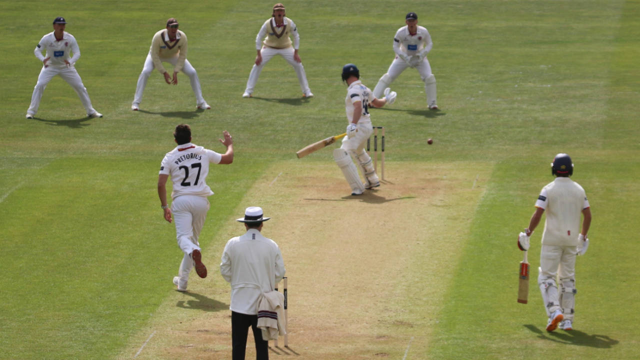 Chelmsford Ka Karishma: Shaw Aur Overton Ki Masterclass, 15 Wickets Ke Hungame Mein Somerset Ne Pakdi Edge!