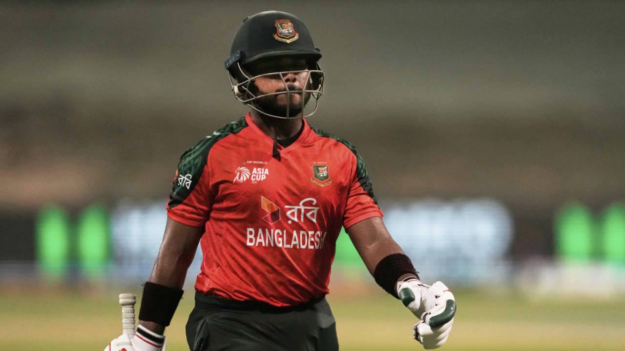 PSL ko lagi Buri Nazar? Parvez Hossain Emon Injury Se Out, Lahore Qalandars Ki Umeedon Par Pani!