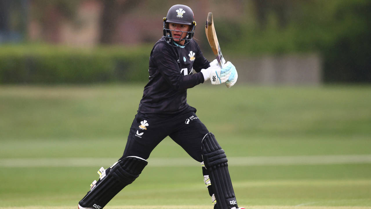 Danni Wyatt-Hodge ka Edgbaston Dhamaka: Surrey ne Warwickshire ko Kuchla, Full Power Dominance!
