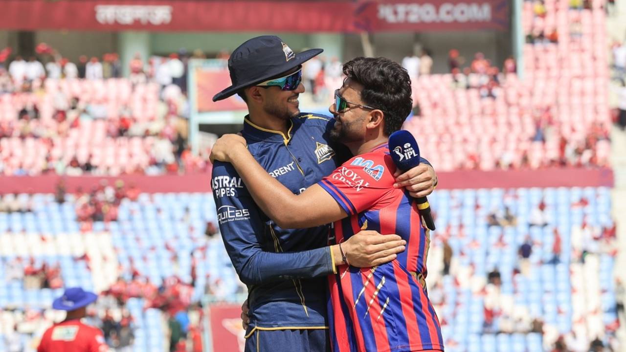 Ekana Ka Mahasangram: Shubman Gill Ne Phir Kheench Di Line, Gujarat Titans Ne Chuna Bowling!