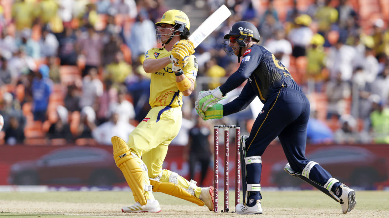 IPL 2025 में CSK और GT के बीच वेन्यू का महा-उलटफेर! क्या इलेक्शन बना बहाना या कुछ और है असली कहानी?