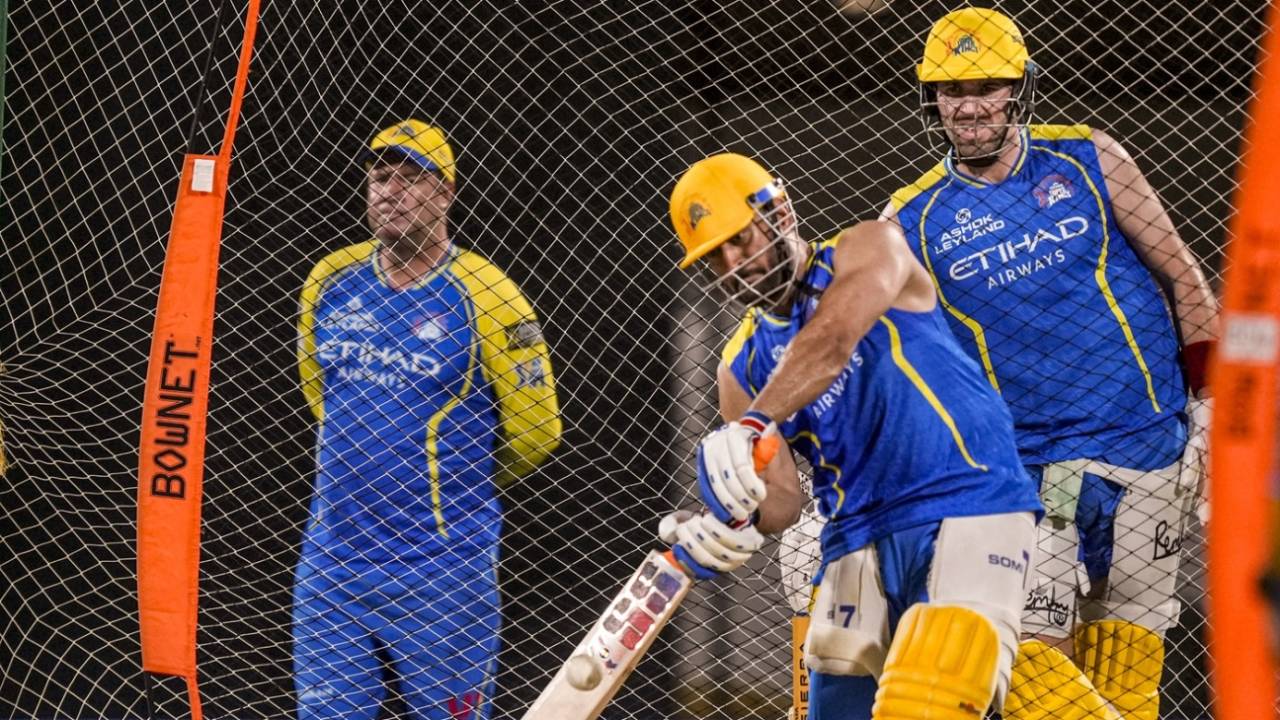 MS Dhoni Ki Wapas Aane Ki Kahani: Chepauk Mein Jaam, Par Field Par Khel Kab?