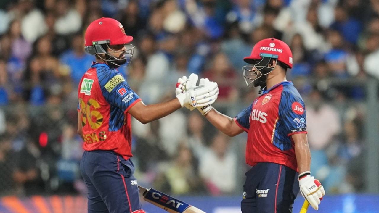 Kya Arshdeep Singh Aur Prabhsimran Singh Ne Dikha Diya Punjab Ki Asli Taaqat? Mumbai Indians Ko Khel-Khel Mein Hara Kar Bane Table Topper!