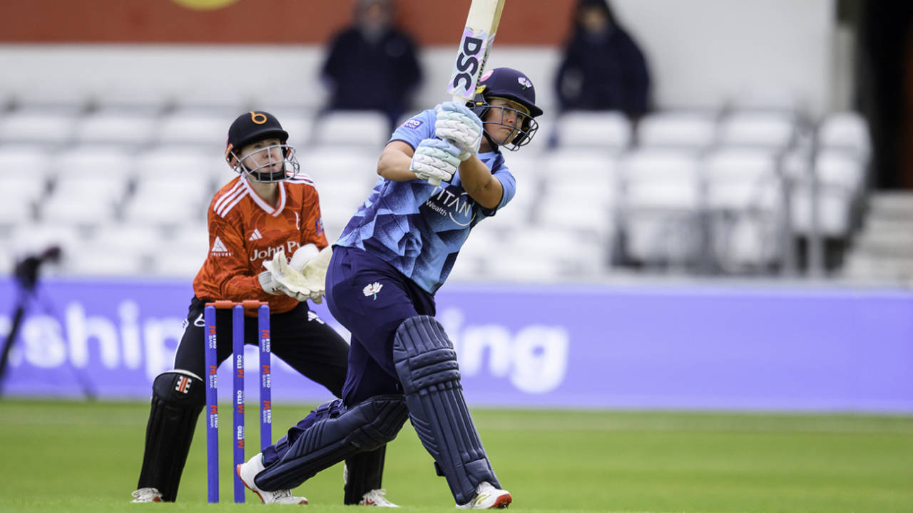 Jess Jonassen का Headingley में Jalwa: Yorkshire को मिली पहली Tier 1 Victory, Blaze का हुआ Patak!