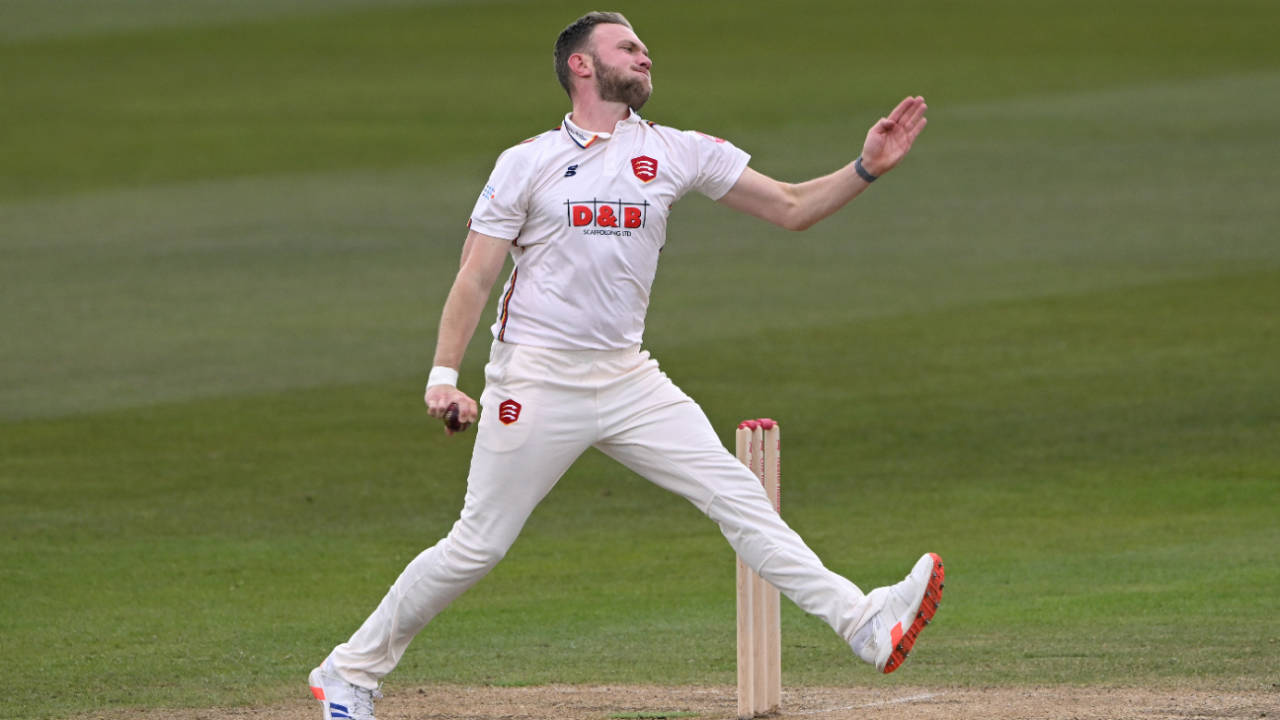 Essex Aur Warwickshire Ka Edgbaston War: Final Day Pe Kaun Marega Baazi?