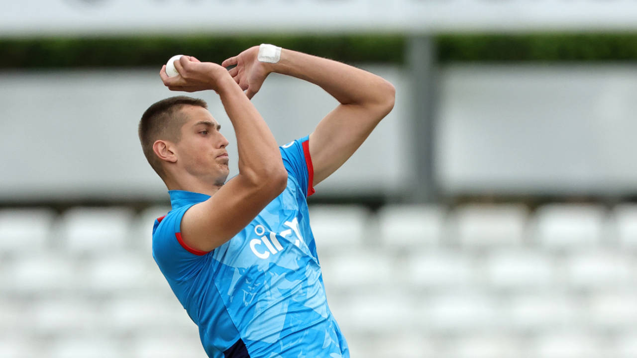 6ft 7in Ka Speedster Harry Moore Phir Injured: England Ka Yeh Emerging Star Ab seedha 2027 Mein Karega Wapsi!