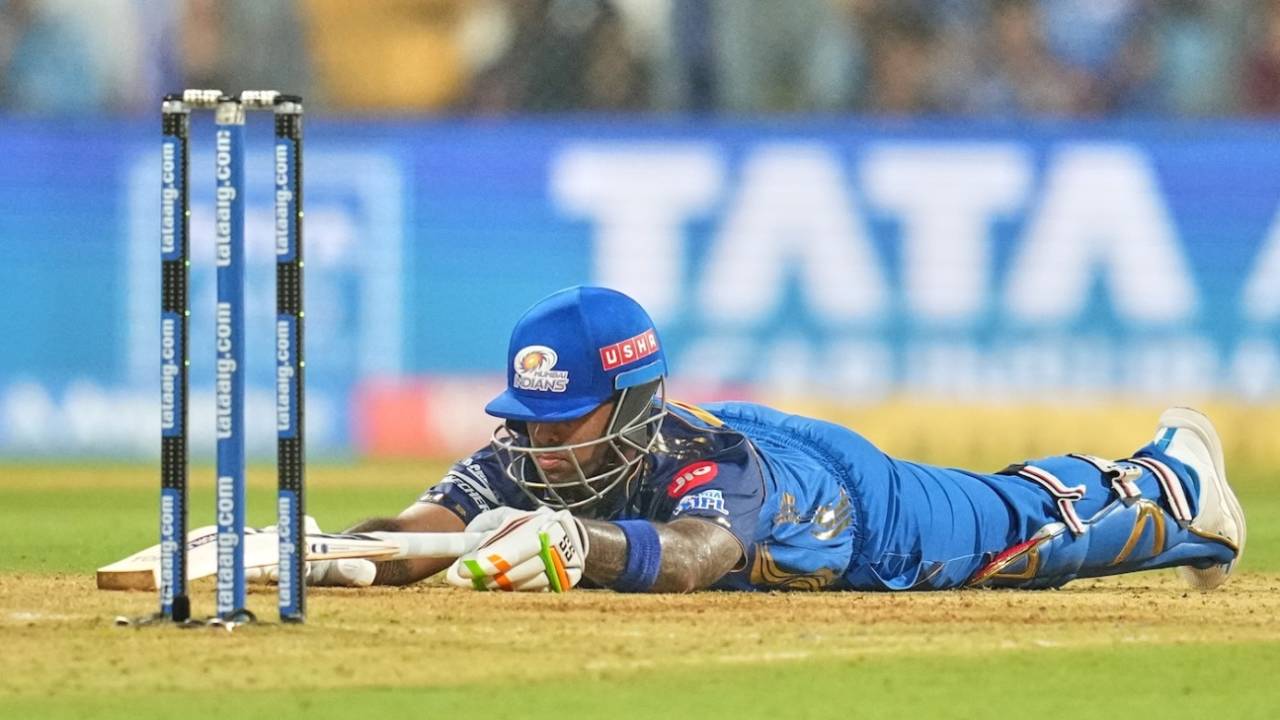 Wankhede mein Mumbai Indians ka bura haal: Mahela Jayawardene ne kholi bowling ki pol!