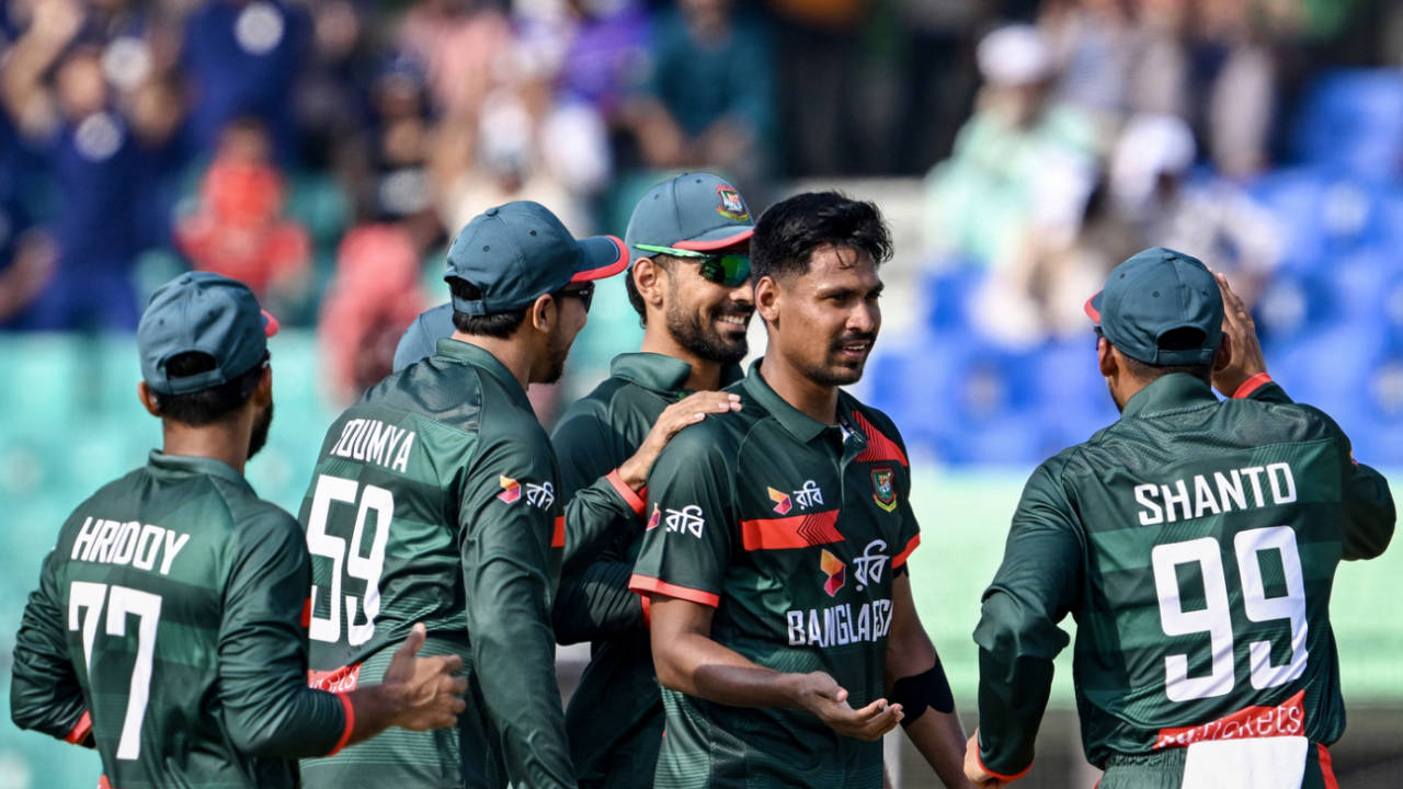 Bangladesh Ke Tez Gendaazo Ka Tandav: Nahid Rana And Mustafizur Rahman Ne New Zealand Ko Diya 440 Volt Ka Jhatka