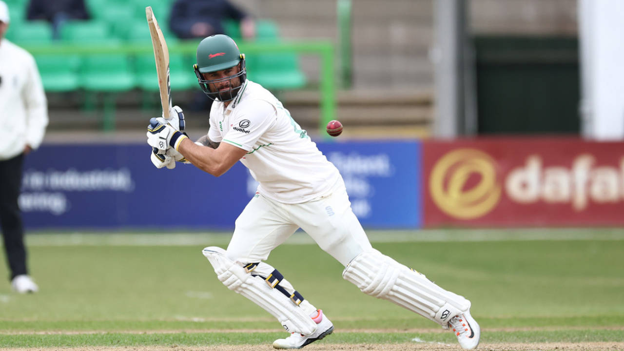 Jake Weatherald ka Toofani Century aur Mason Crane ka 99 wala Dard: Cardiff mein Match hua Romanchak!