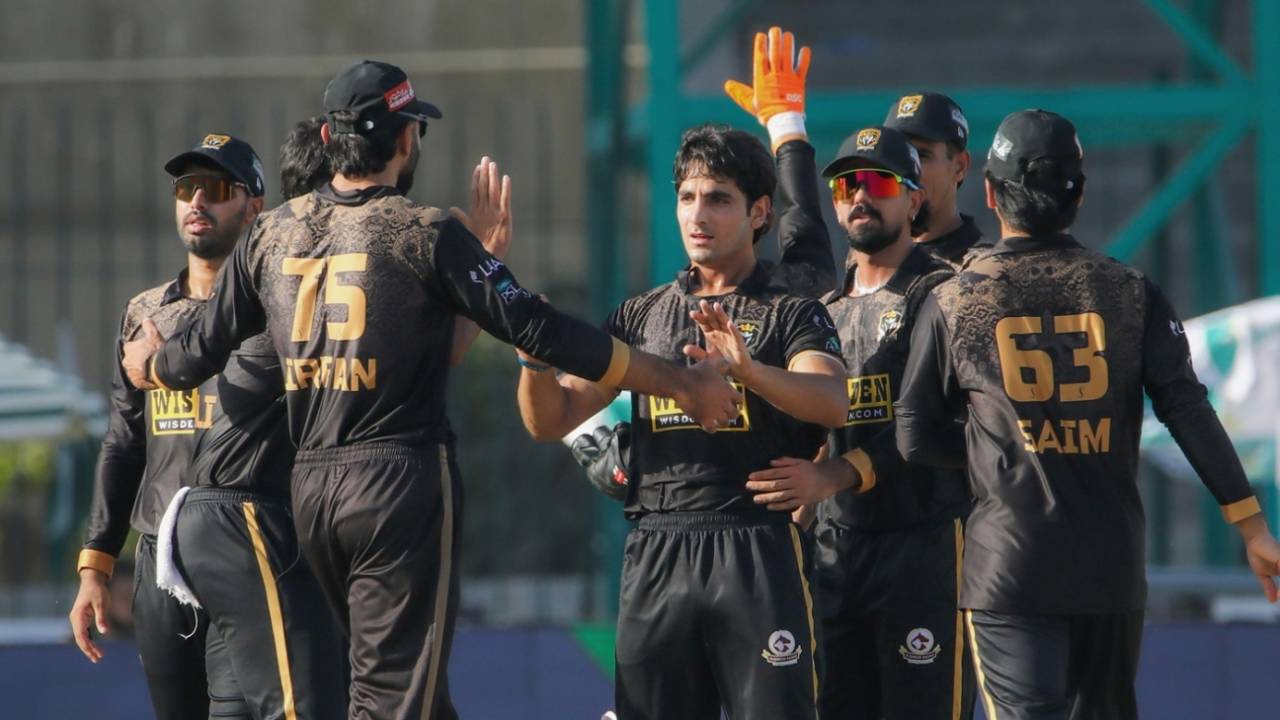 Hyderabad Kingsmen ka Masterclass: Maxwell ki andhi aur Hunain Shah ke kehar mein urre Rawalpindiz, Qalandars ka boriya bistar gol!