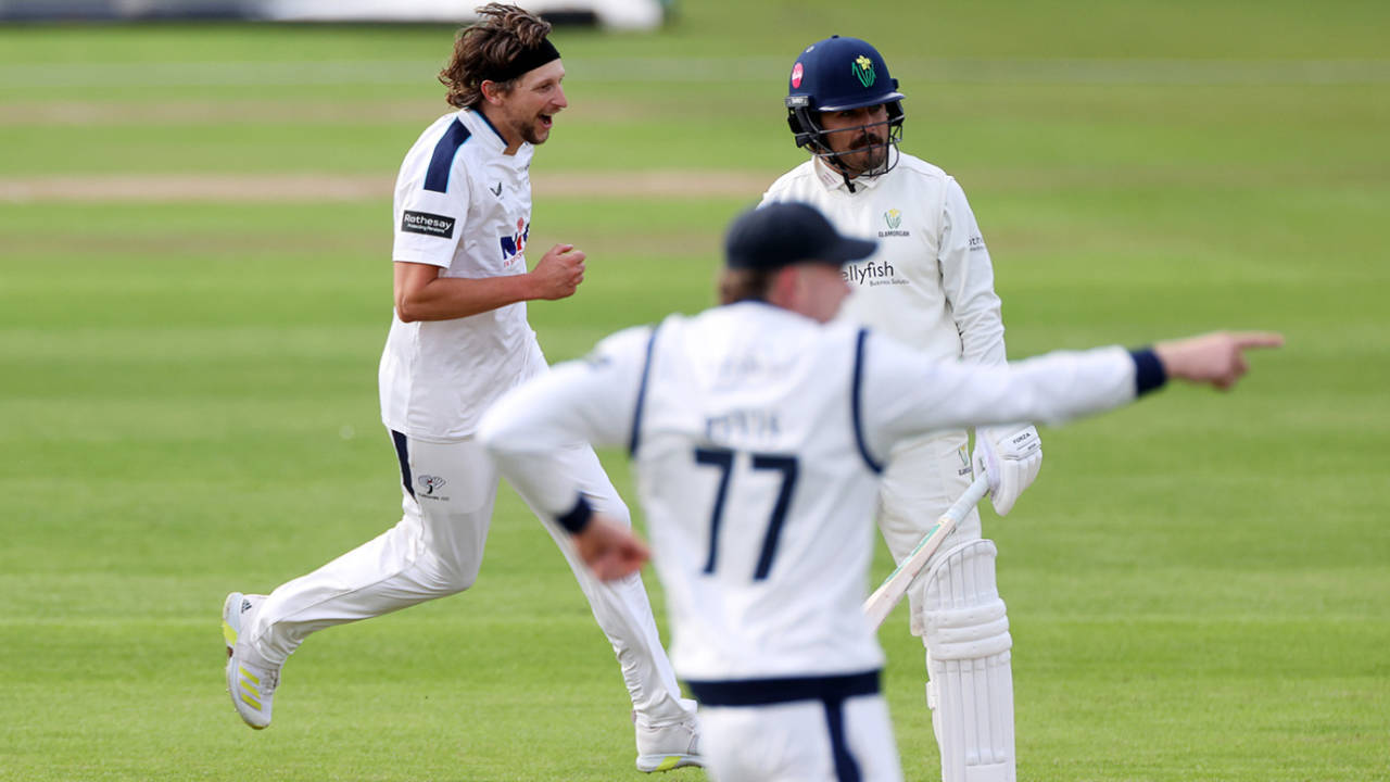 Jack White Ki Tabaahi Aur Baarish Ka Saath: Yorkshire Ne Somerset Ke Mansoobo Par Phera Paani