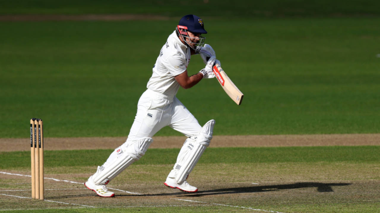 Emilio Gay and David Bedingham Smash Centuries at Lord's: Durham ki Middlesex par Bhaari Lead