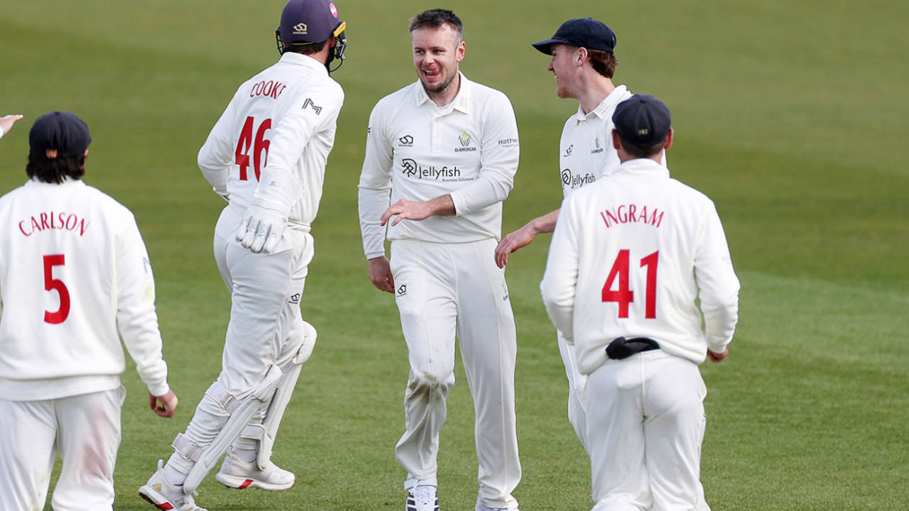 Glamorgan ne Hampshire ko innings se raunda: 33 saal ka vanvas khatam aur Ben Brown ki 96 runs ki fighting innings gayi bekar