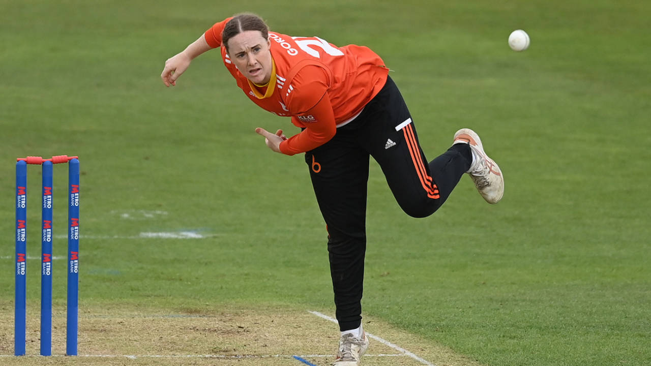 Georgia Elwiss aur Kirstie Gordon ka Trent Bridge mein Masterclass: The Blaze ne Surrey ko kiya charo khane chit!