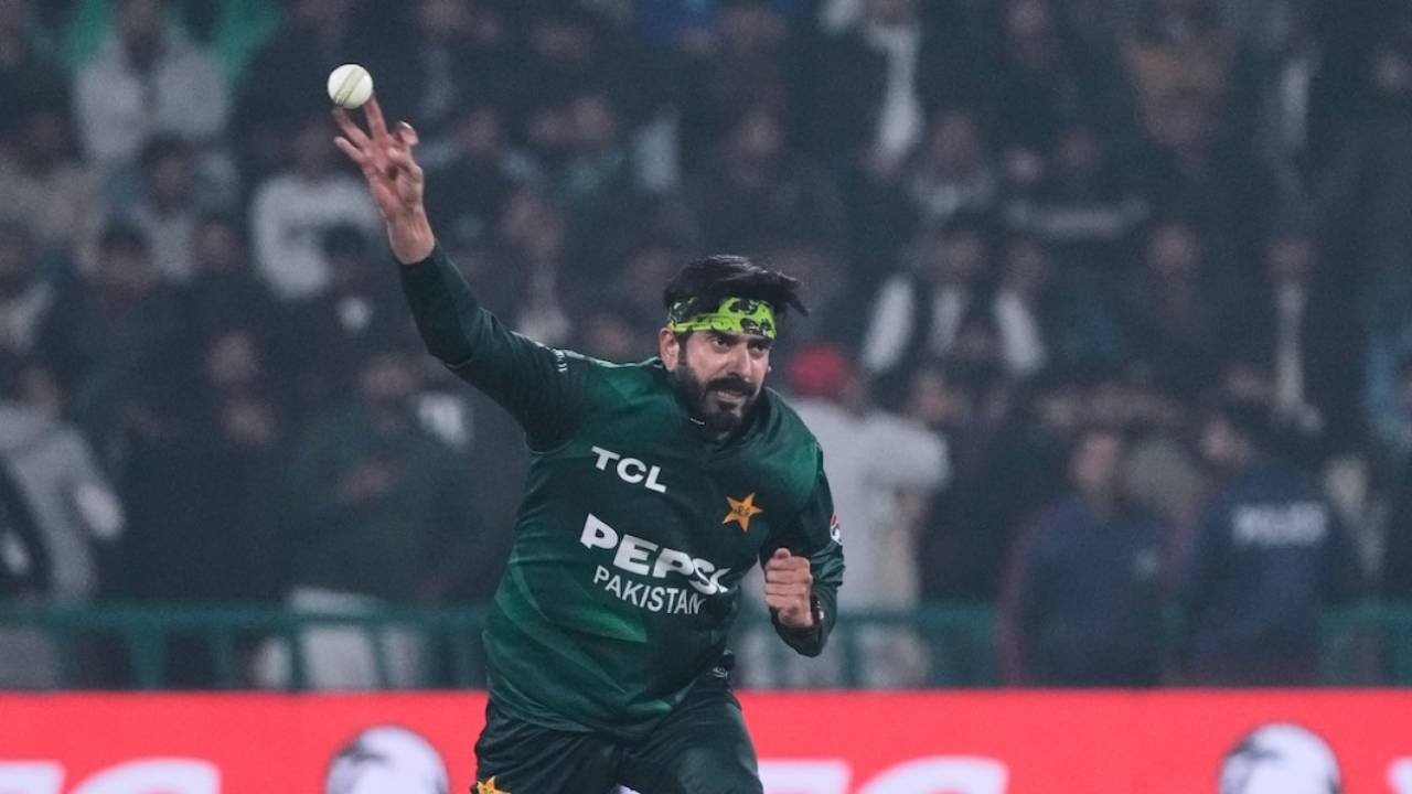 Usman Tariq joins Warwickshire: Pakistan ka naya mystery spinner ab England ki piton par 'Pause' dabayega!