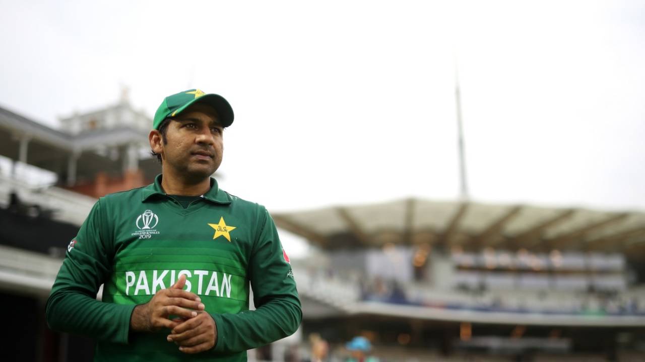 Retired yesterday, Coach today: Sarfaraz Ahmed bane Pakistan ke naye Test Head Coach - PCB ka ek aur Unfiltered Circus?