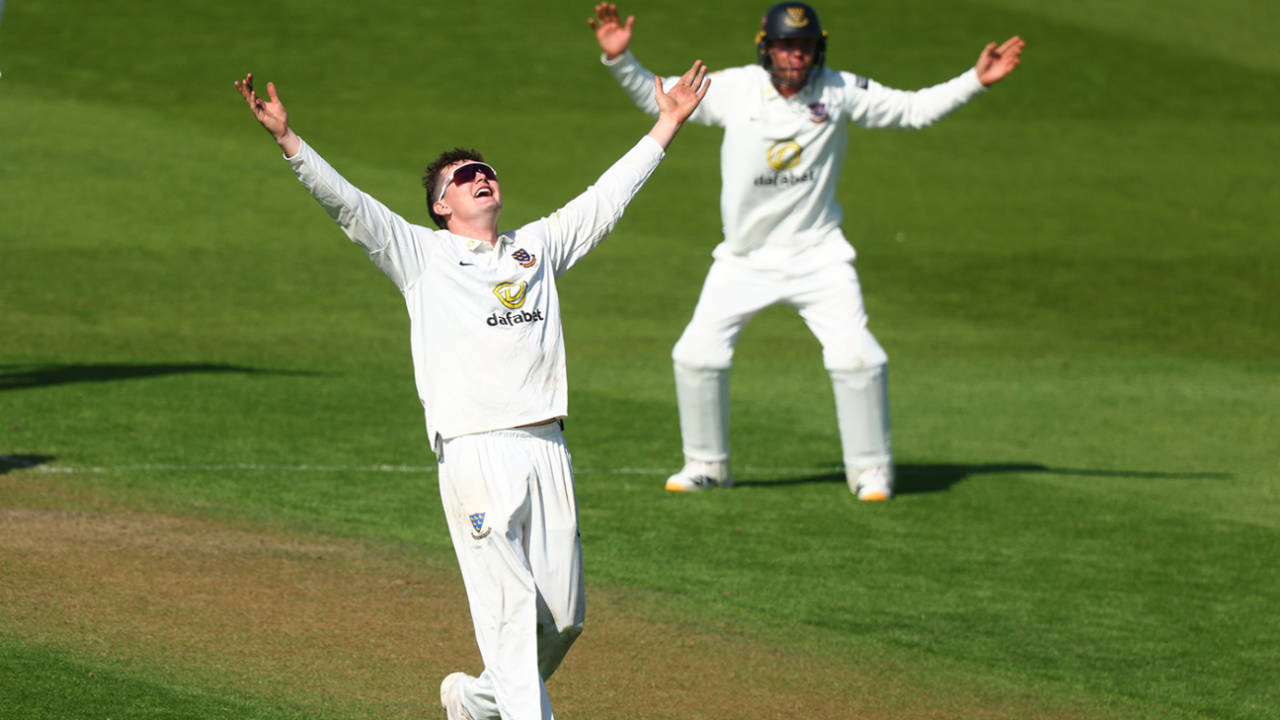 Sussex vs Leicestershire: Ollie Robinson aur Jack Carson ki mehnat par fielders ne phera paani