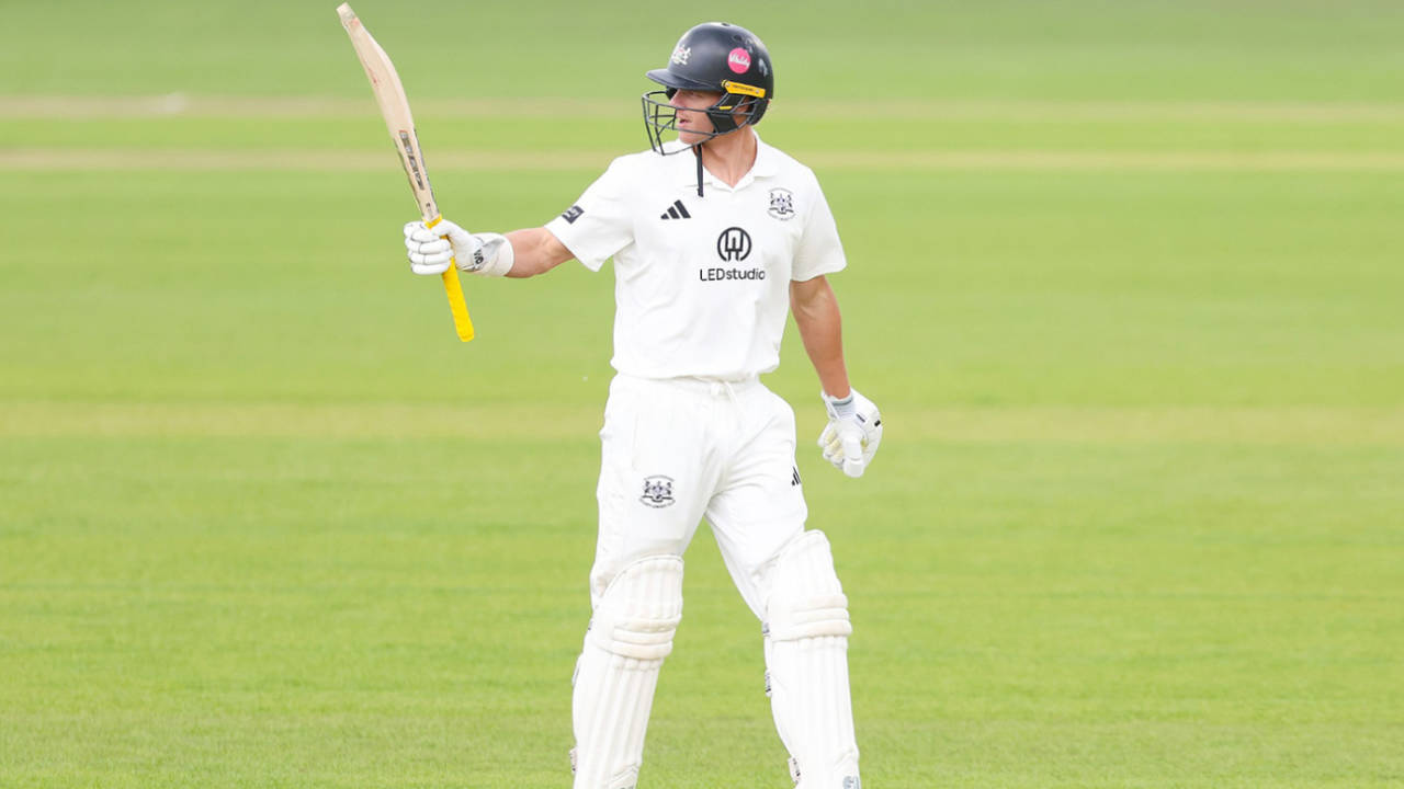 James Taylor ka Debut Dangal: Six-Wicket Haul se Gloucestershire ko kiya dher, Kent ne County Championship mein gaade jhande