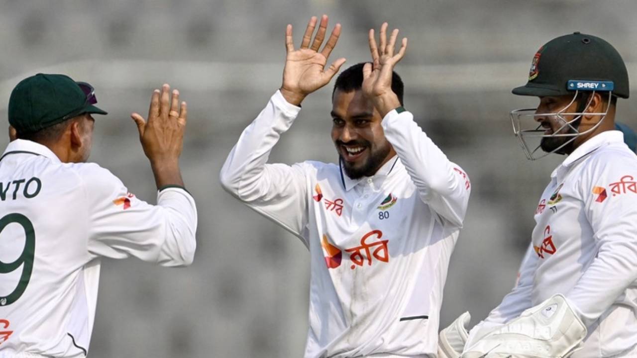 Classical Collapse: Pakistan ke middle order ne kiya surrender as Mehidy Hasan Miraz and Taskin Ahmed destroy the party after Azan Awais debut century