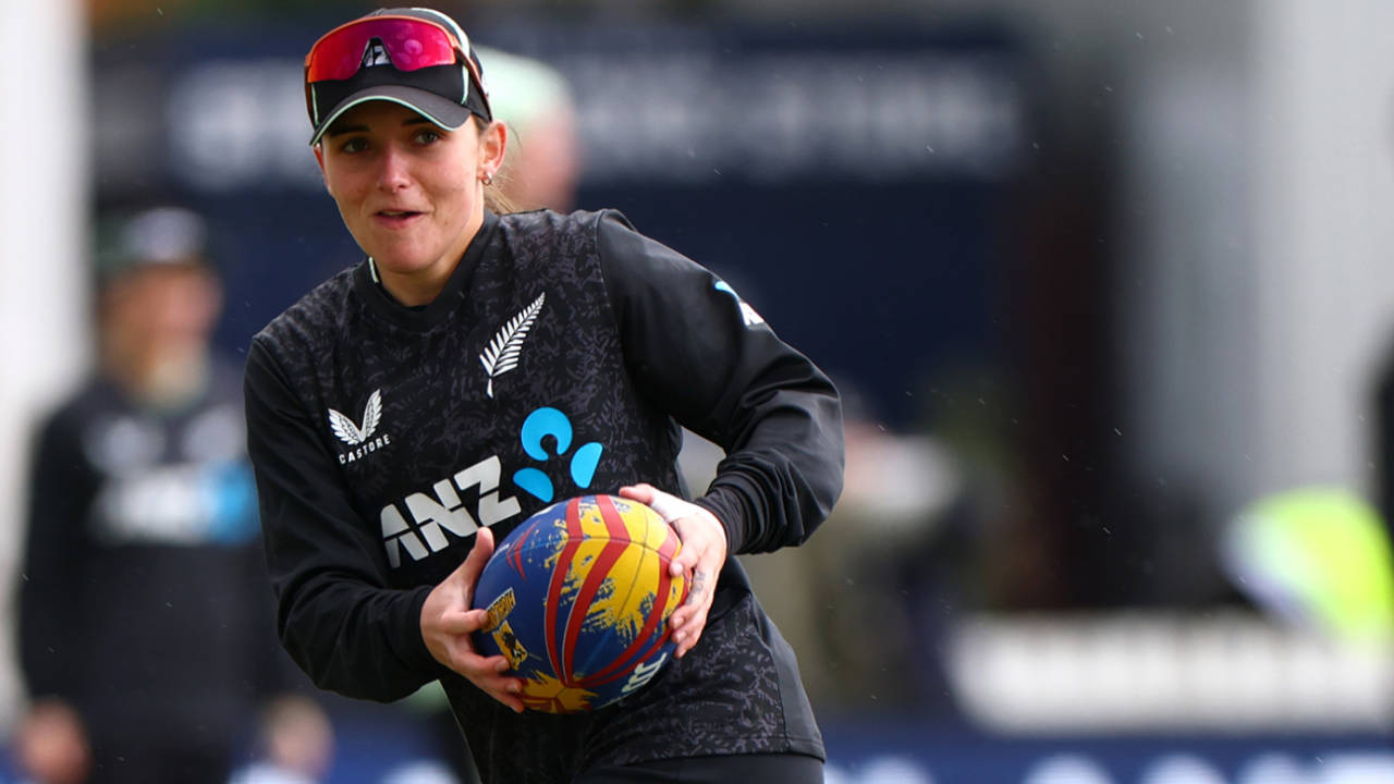 England vs New Zealand 2nd ODI: Northampton mein baarish ka khalkhal par Sophie Ecclestone ki wapsi ne badhaai garmi