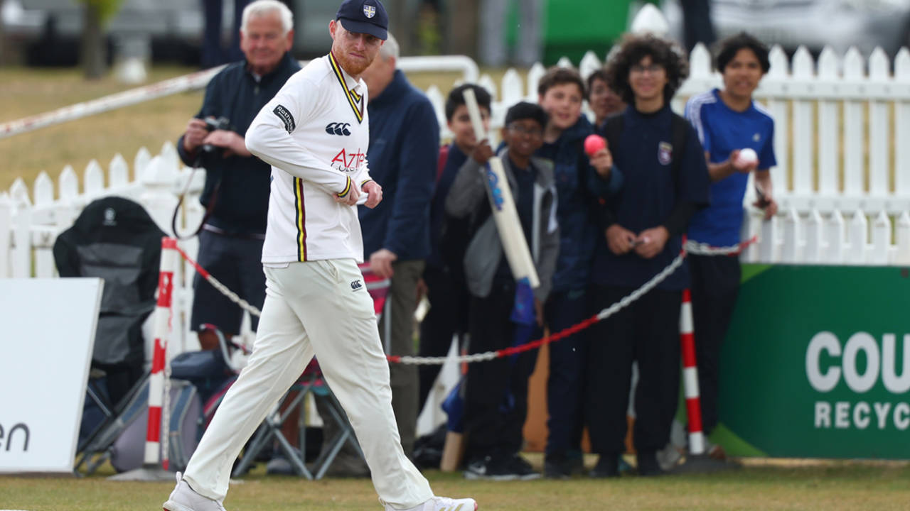 Ben Stokes Sickness ke bawajood lade magar Ben Dawkins aur Sam Northeast ne Durham ko pilaya paani