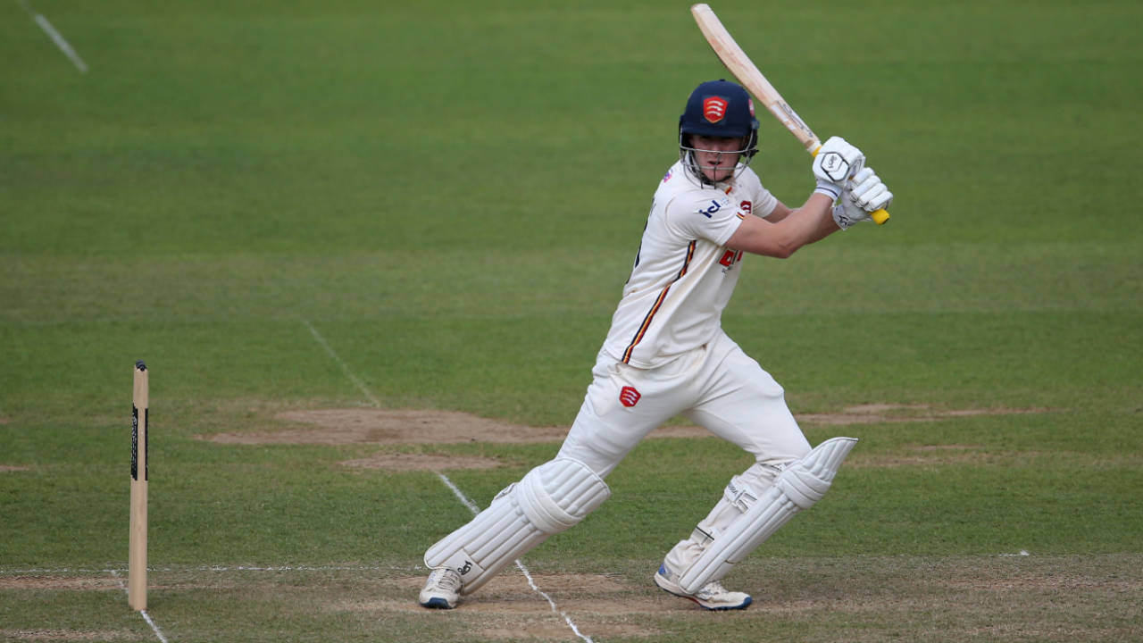 Jamie Porter Ka Hairatangez Masterclass: Essex Ke Senior Batters Flop, Par Nightwatchman Ne Leicestershire Ko Diya Karara Jawab!