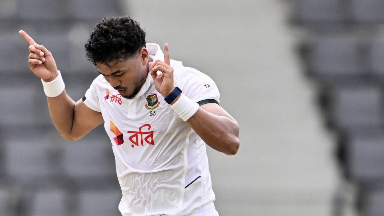 Babar Azam Scraps for Survival as Bangladesh Bowlers Terrorize Pakistan Batting Lineup