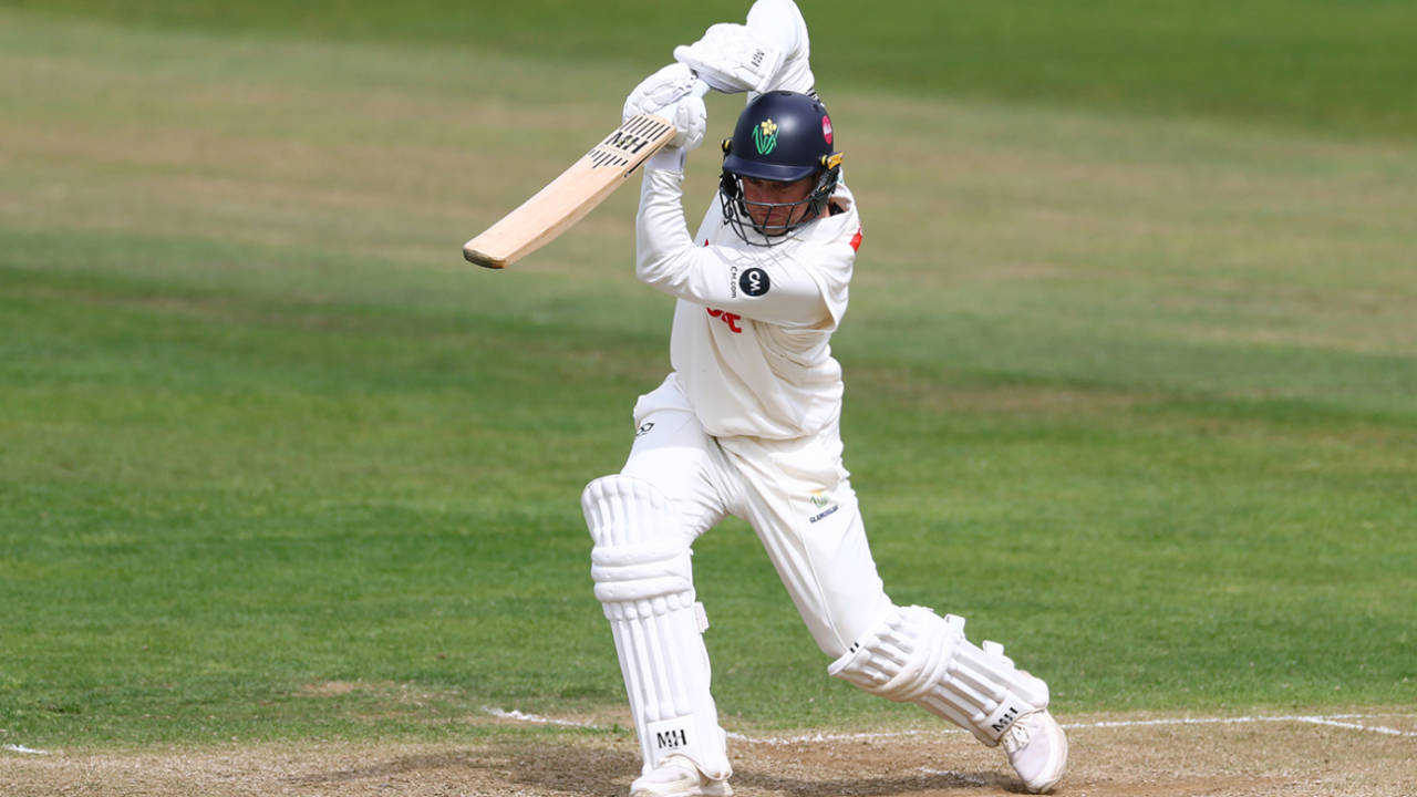 Ethan Bamber Ka James Bond Wala Avatar Lekin Colin Ingram Ne Glamorgan Ki Pakad Rakhi Mazboot