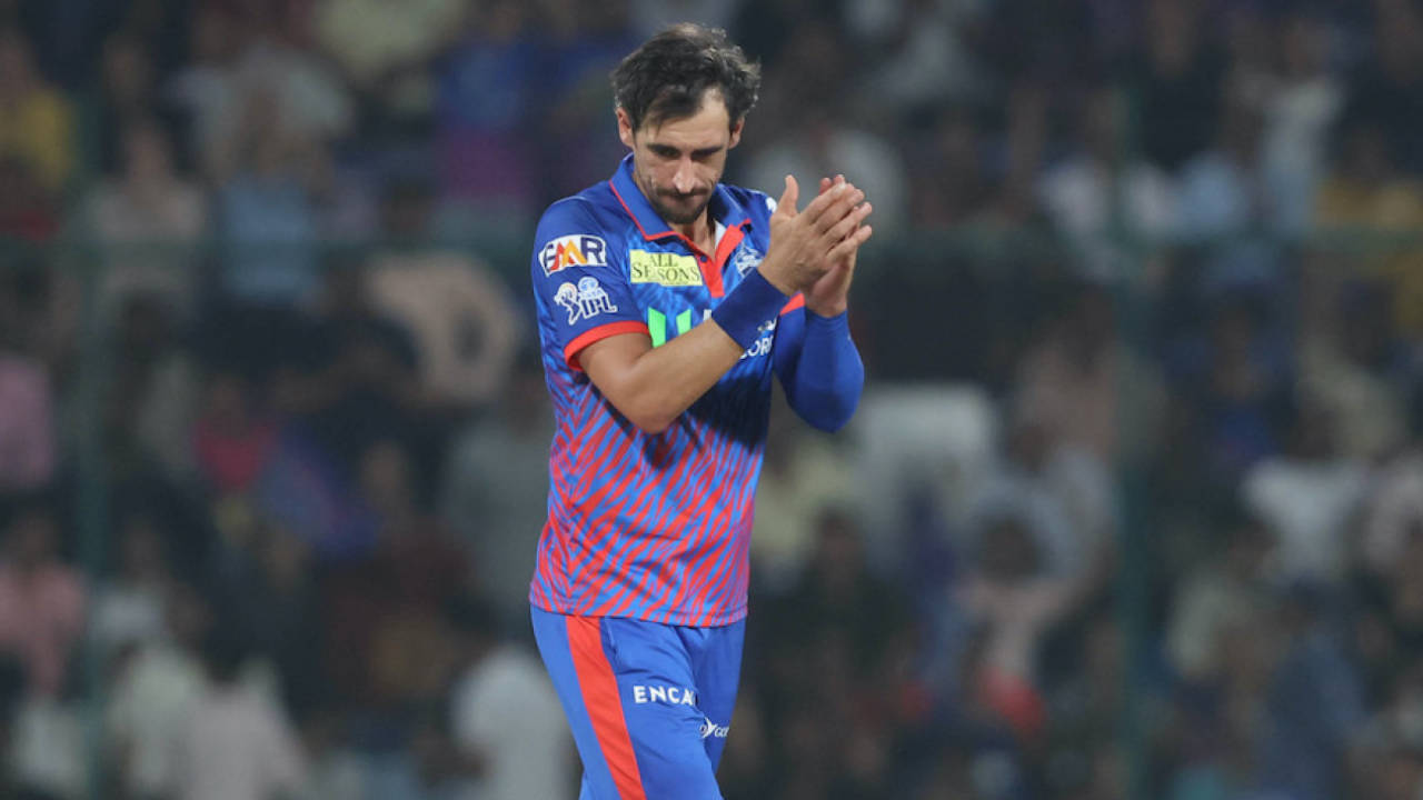 Mitchell Starc Ka Reverse Swing Masterclass: Delhi Capitals Ke Speed Demon Ne Rajasthan Royals Ke Chakke Chuda Diye